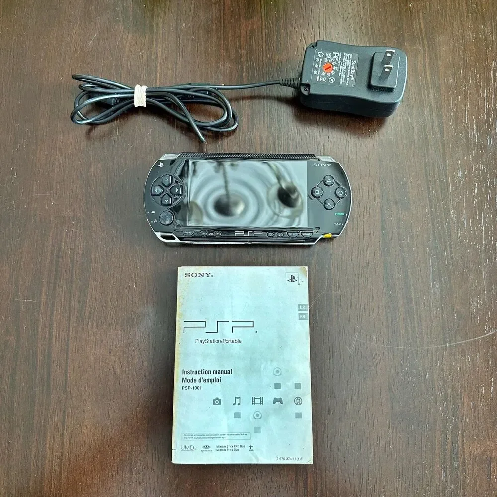 Vtg Sony PlayStation Portable (PSP) Console Black Handheld Console PSP-1001